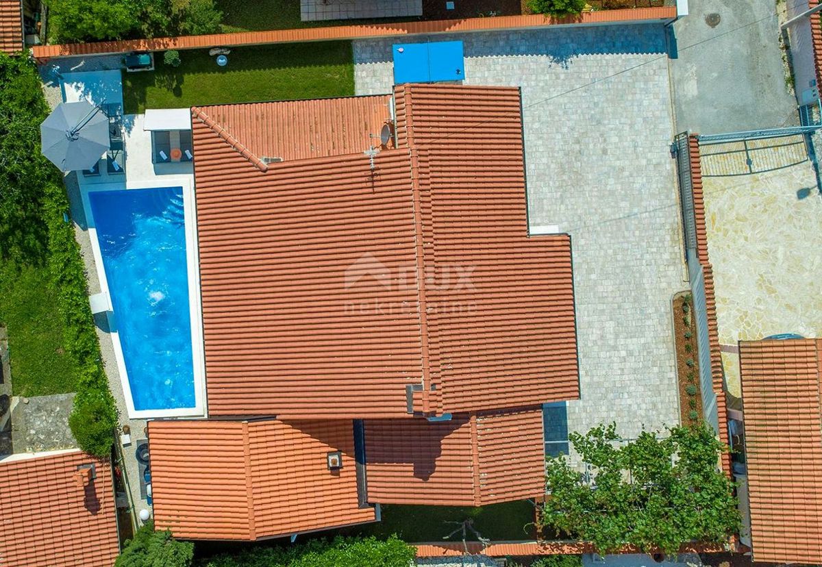 ISTRIA, PARENZO - Casa con piscina