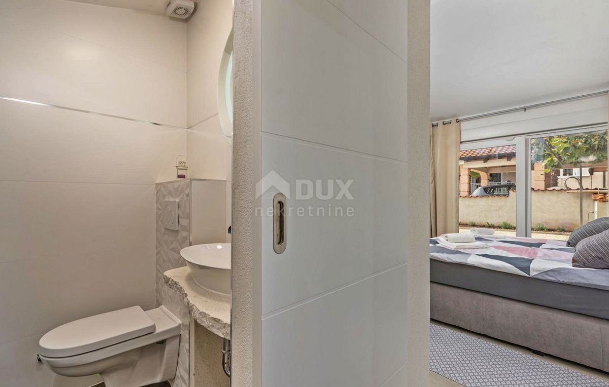 ISTRIA, PARENZO - Casa con piscina