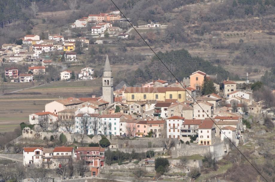 ISTRA BUZET Ampio terreno agricolo ed edificabile