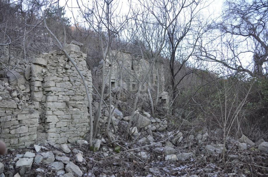 ISTRA BUZET Ampio terreno agricolo ed edificabile