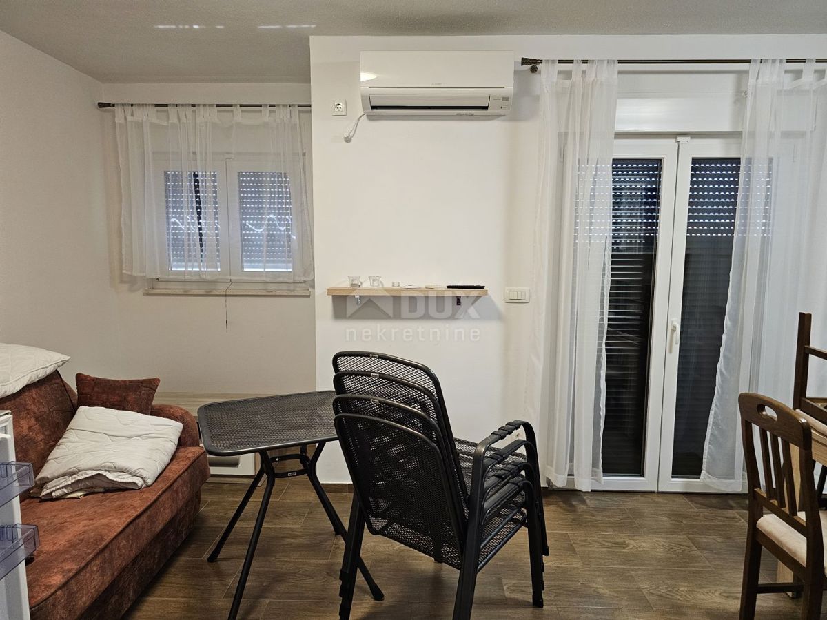 ISOLA DI RAB, BANJOL - 3 camere da letto + bagno in un condominio