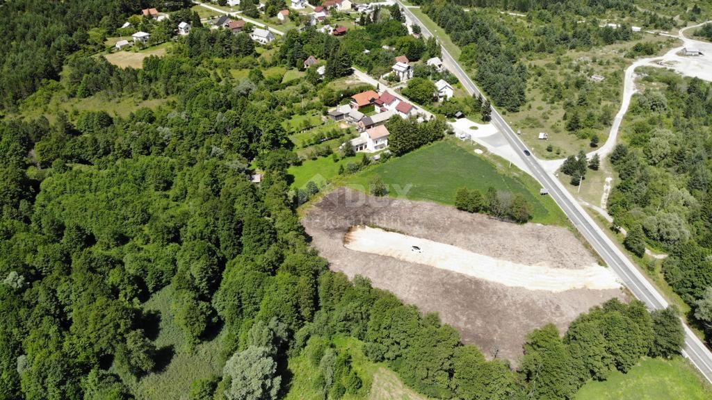 PLITVIČKA JEZERA - Terreno edificabile con permesso di costruire per sei case