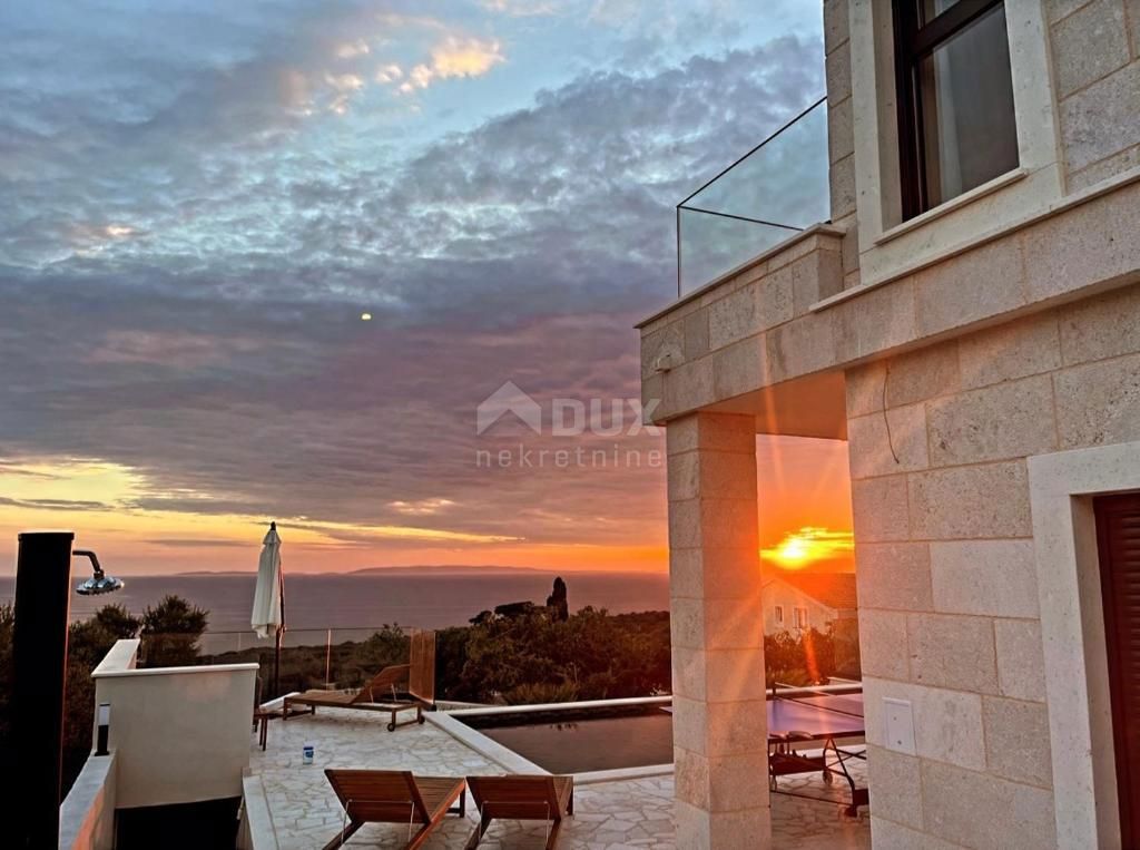 ISOLA DI PAG, NOVALJA, bellissima villa in pietra con piscina