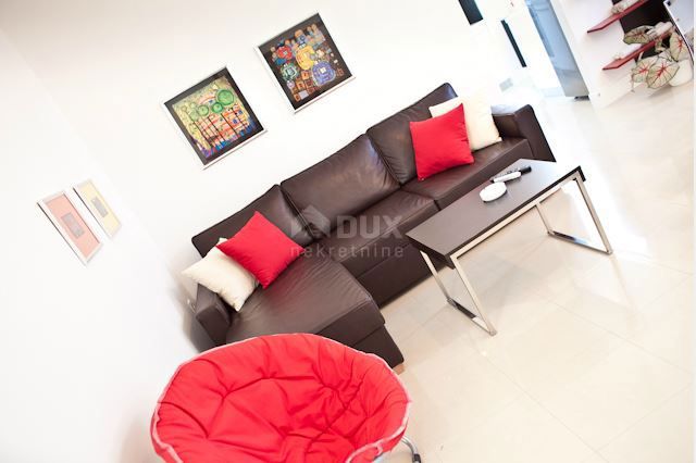 CRIKVENICA - casa nel centro di Crikvenica, 145 m2