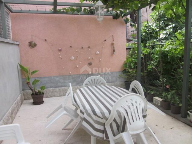 CRIKVENICA - casa nel centro di Crikvenica, 145 m2