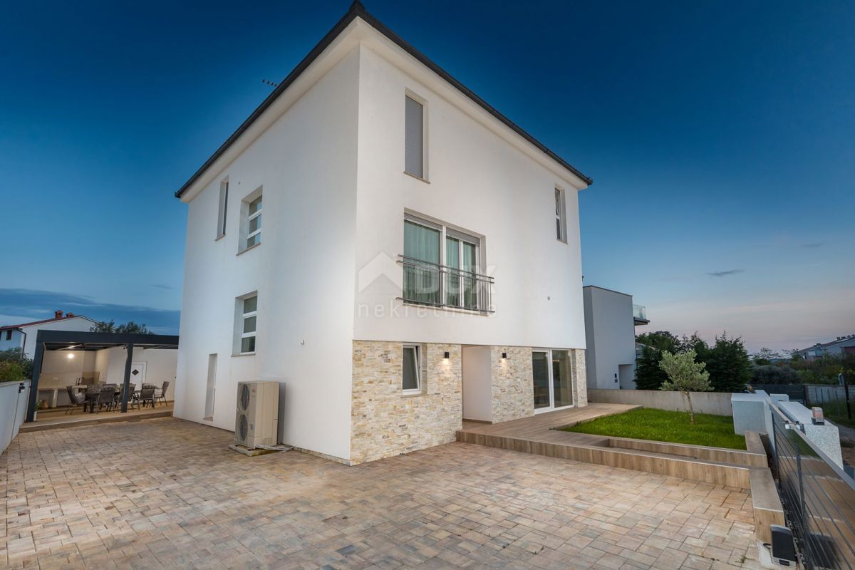 Casa Fažana, 350m2