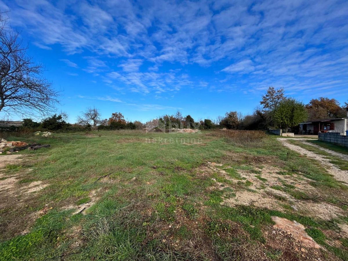 ISTRIA, SVETVINČENAT - Terreno edificabile in ottima posizione! OPPORTUNITÀ!