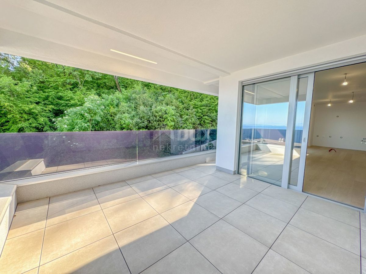 OPATIJA, CENTRO - bellissimo appartamento in una nuova costruzione con vista sul mare 