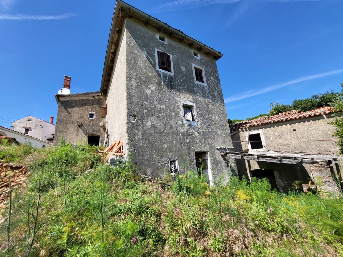 ISTRIA, BRSEČ - Casa indipendente da adattare con vista mare