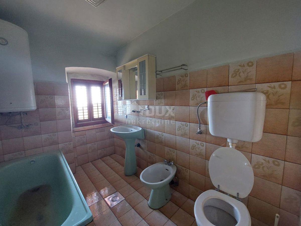 ISTRIA, BRSEČ - Casa indipendente da adattare con vista mare