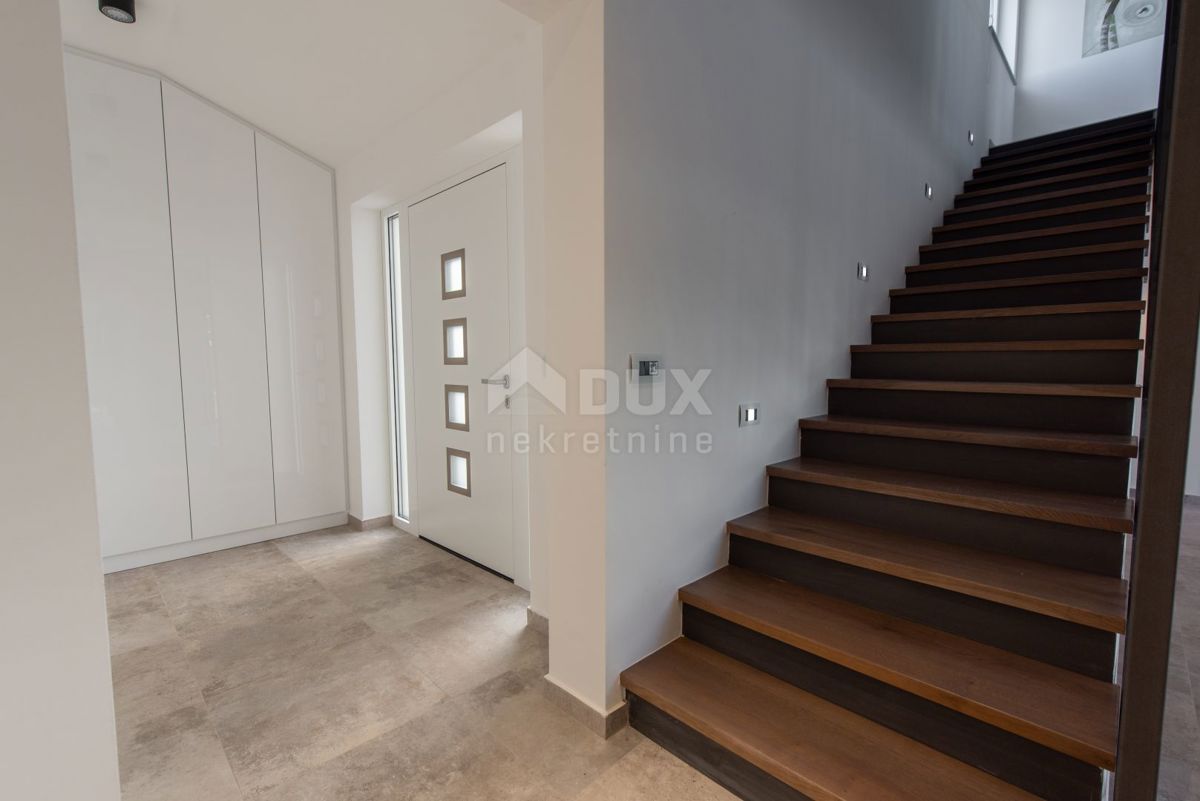 ISTRIA, ALBONA - Villa moderna in un'ottima posizione