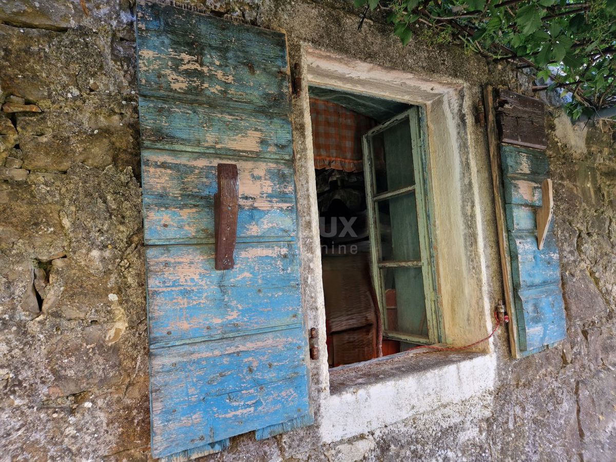 ISTRIA, LIVADE (dintorni) - Antichità in pietra con vista panoramica