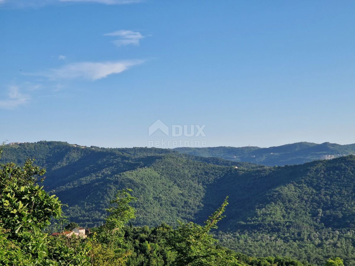 ISTRIA, LIVADE (dintorni) - Antichità in pietra con vista panoramica