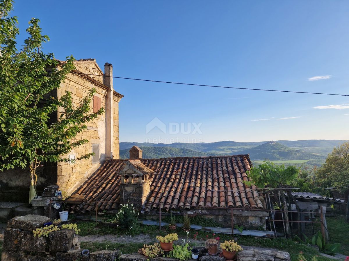 ISTRIA, LIVADE (dintorni) - Antichità in pietra con vista panoramica