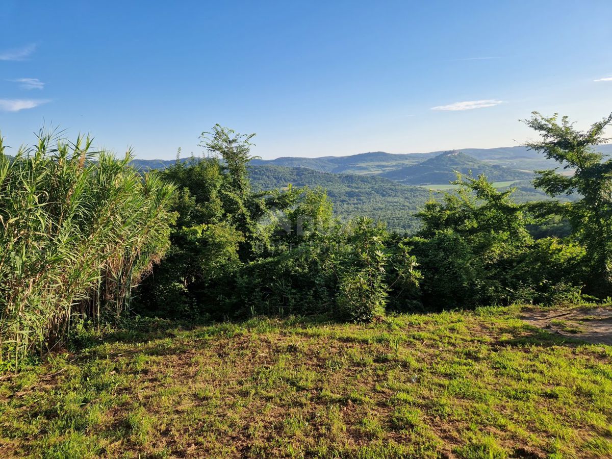 ISTRIA, LIVADE (dintorni) - Antichità in pietra con vista panoramica