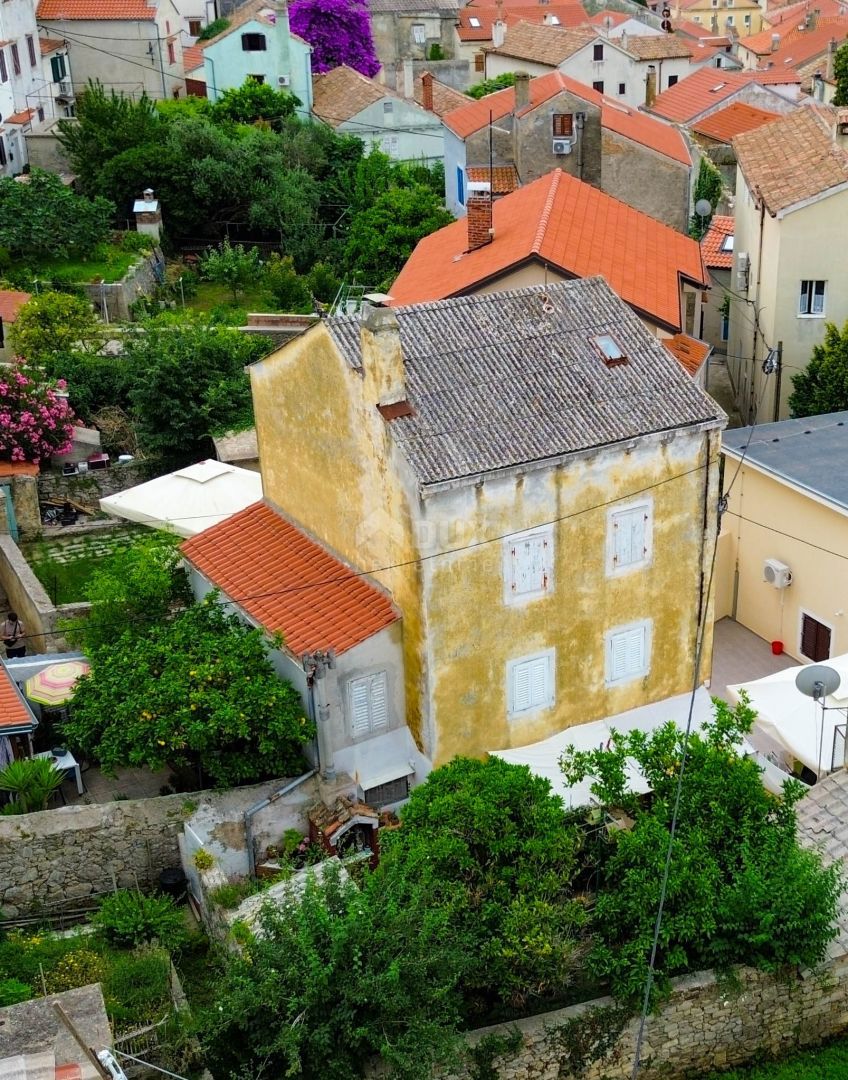 MALI LOŠINJ, CENTRO - Casa di adattamento a 90 metri dal mare!