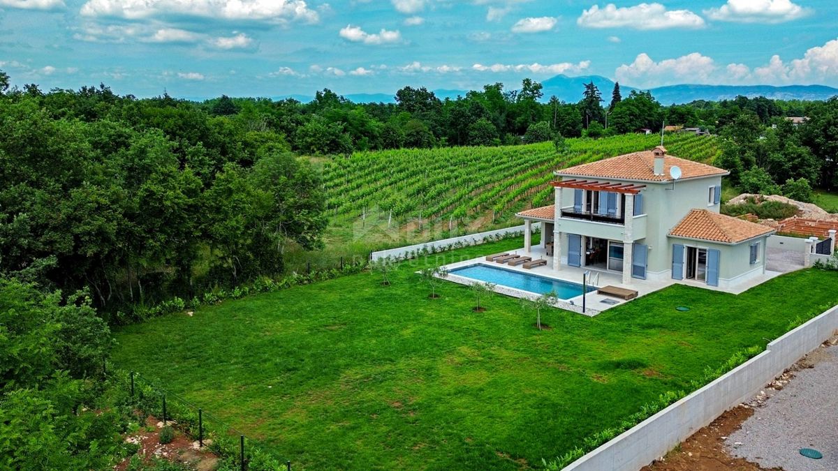 ISTRIA, LABIN - Casa immacolata con piscina