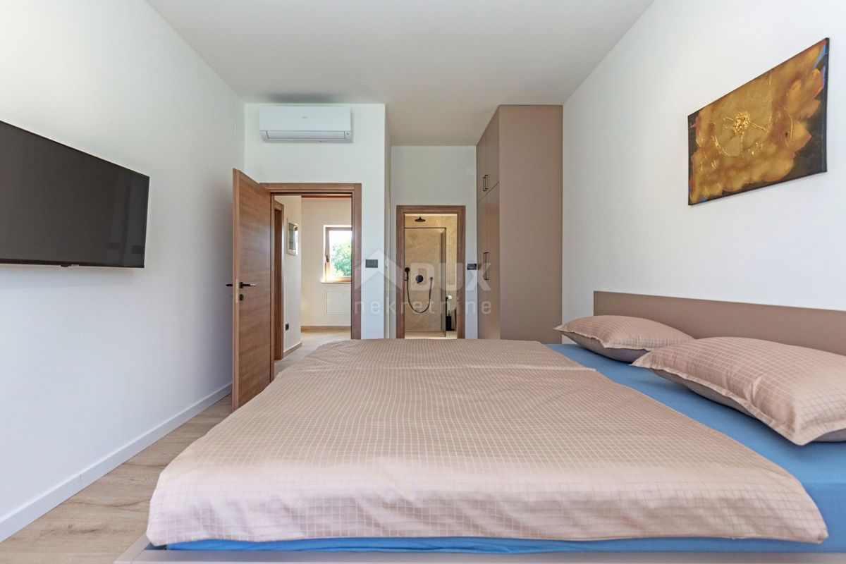 ISTRIA, LABIN - Casa immacolata con piscina