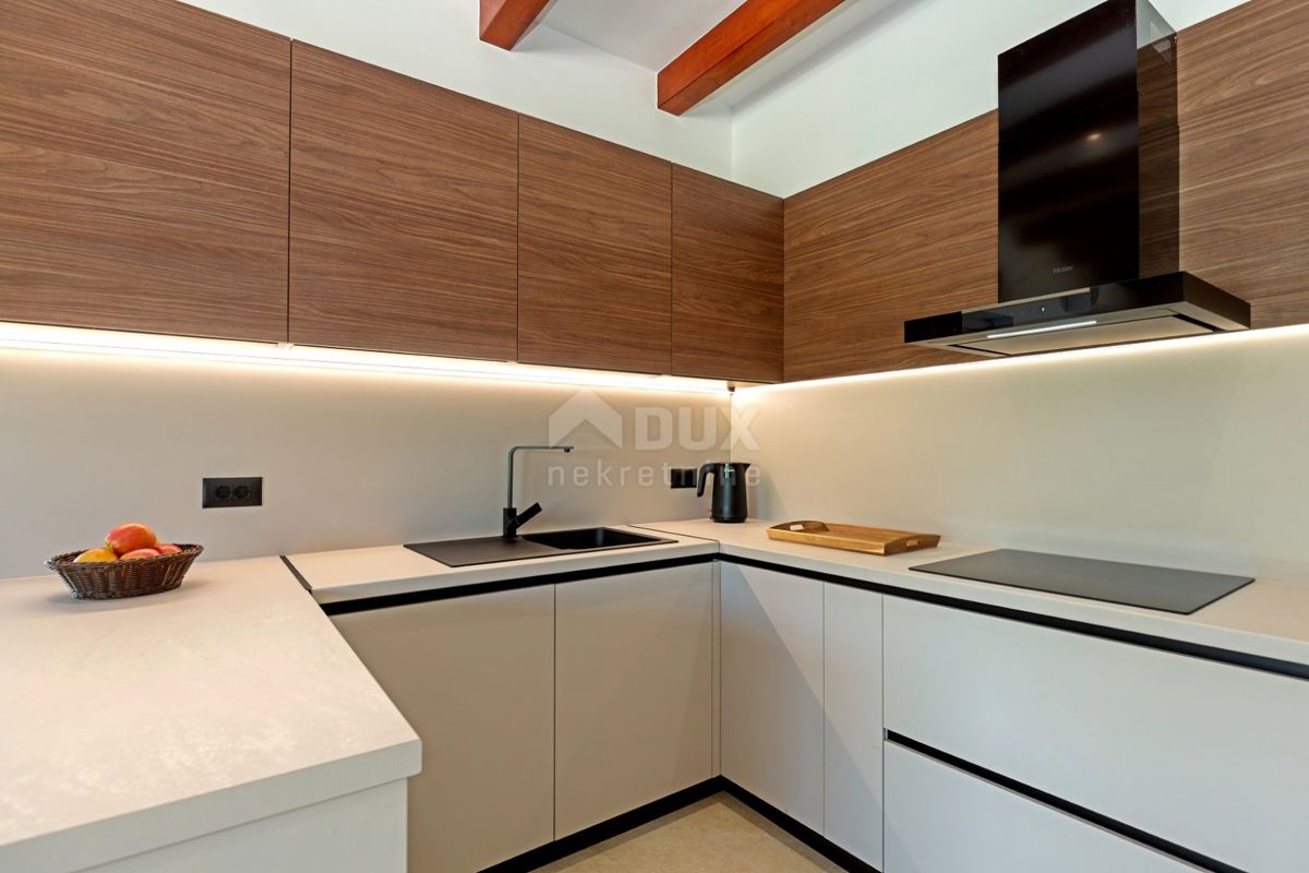 ISTRIA, LABIN - Casa immacolata con piscina