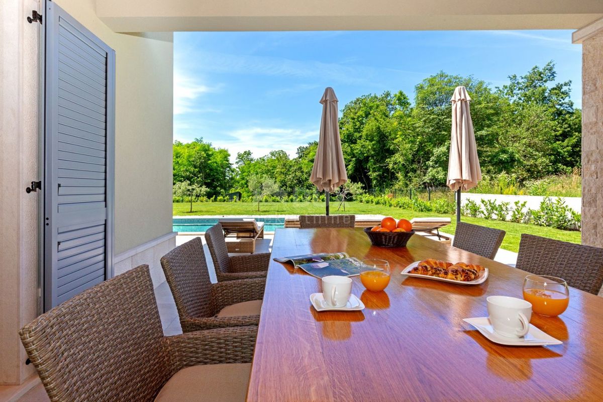 ISTRIA, LABIN - Casa immacolata con piscina