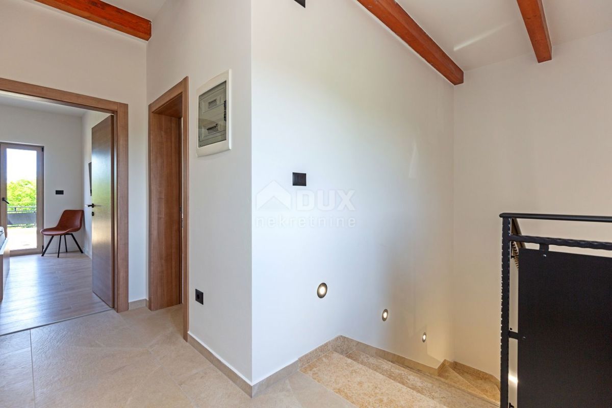 ISTRIA, LABIN - Casa immacolata con piscina