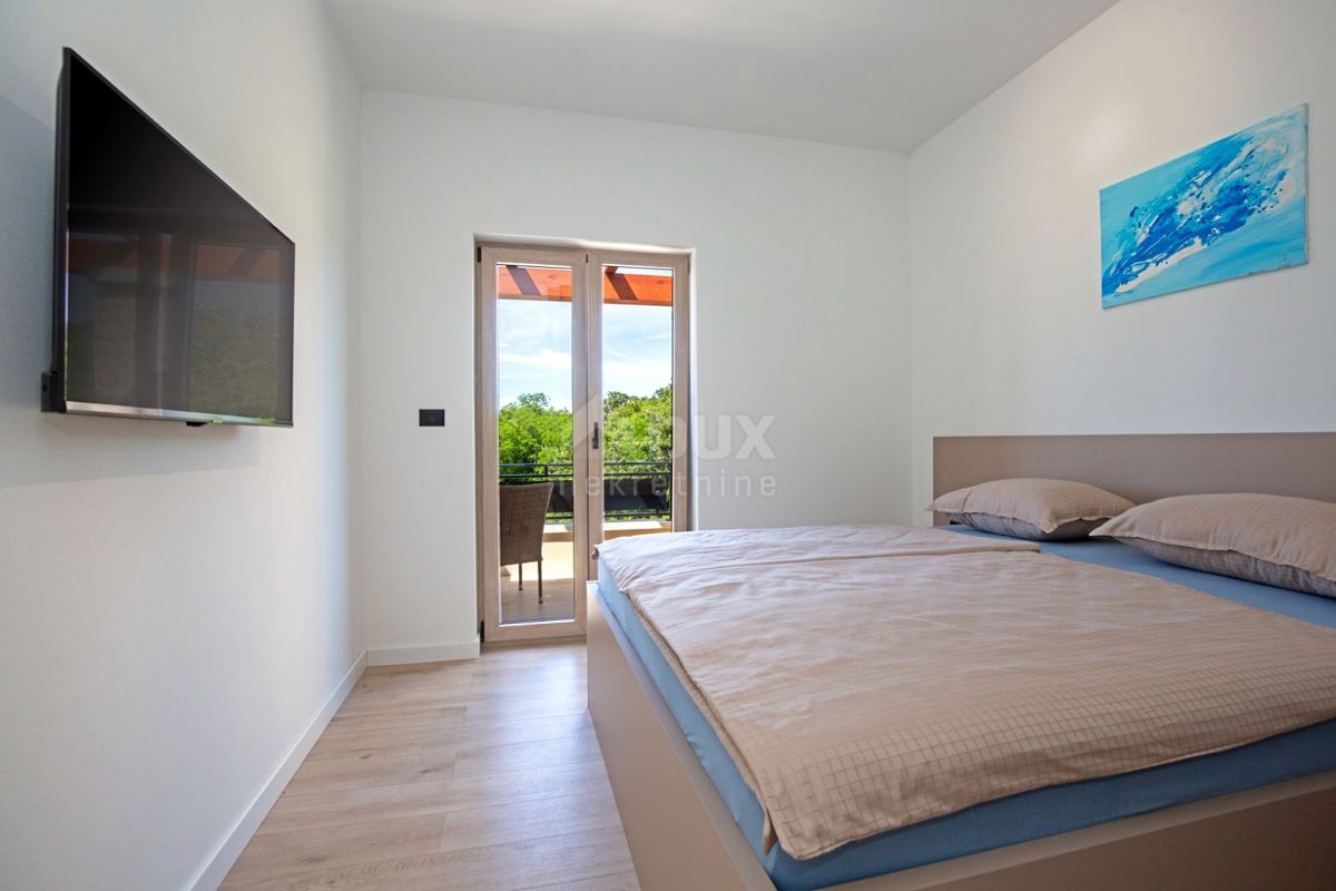 ISTRIA, LABIN - Casa immacolata con piscina