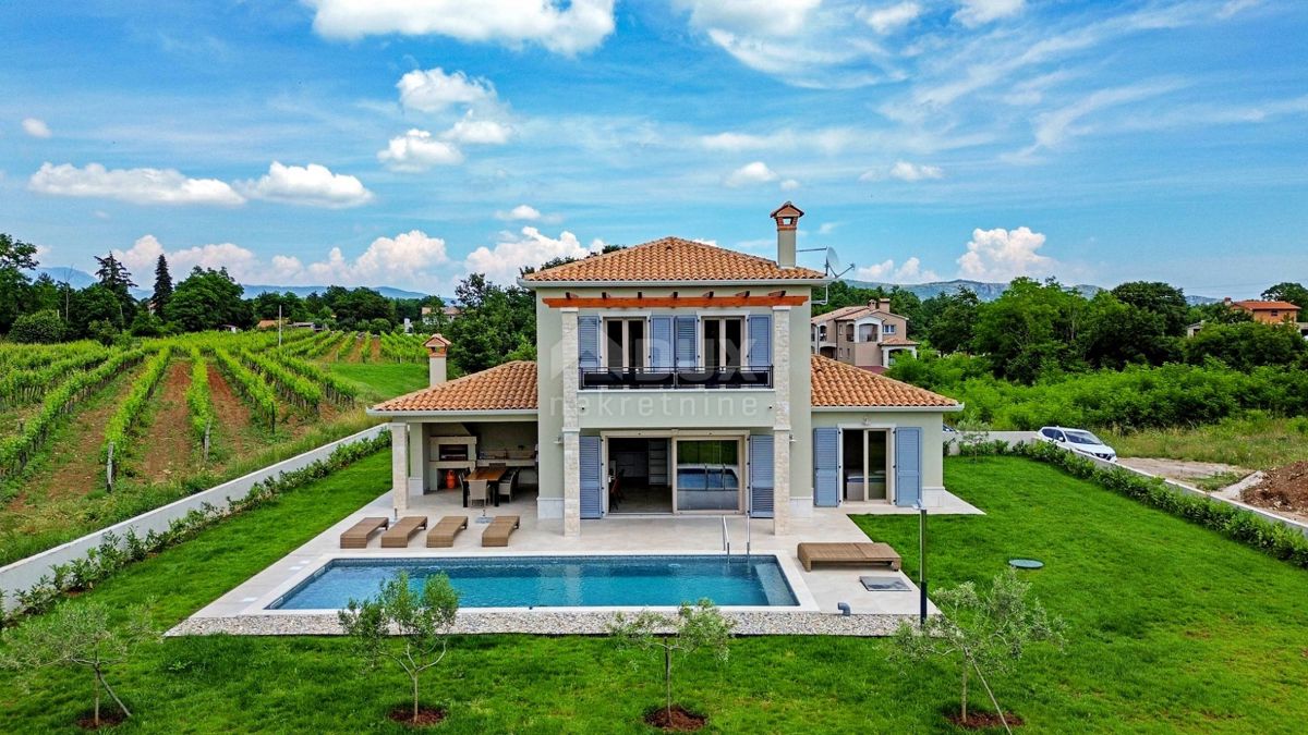 ISTRIA, LABIN - Casa immacolata con piscina