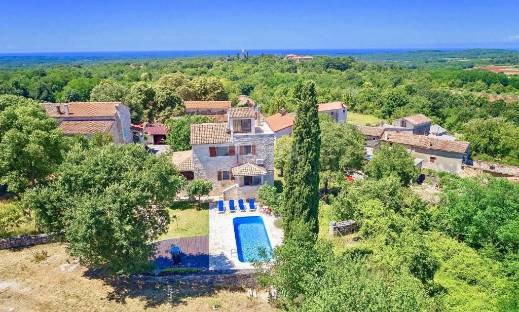 ISTRIA, VIŠNJAN - Casa autoctona istriana con piscina e vista mare