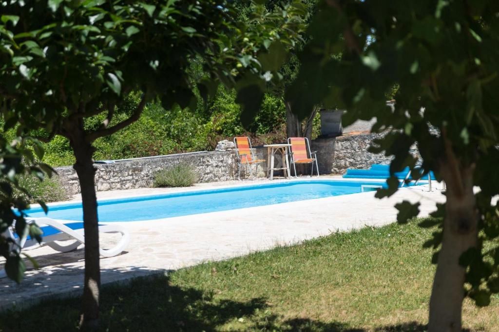 ISTRIA, VIŠNJAN - Casa autoctona istriana con piscina e vista mare