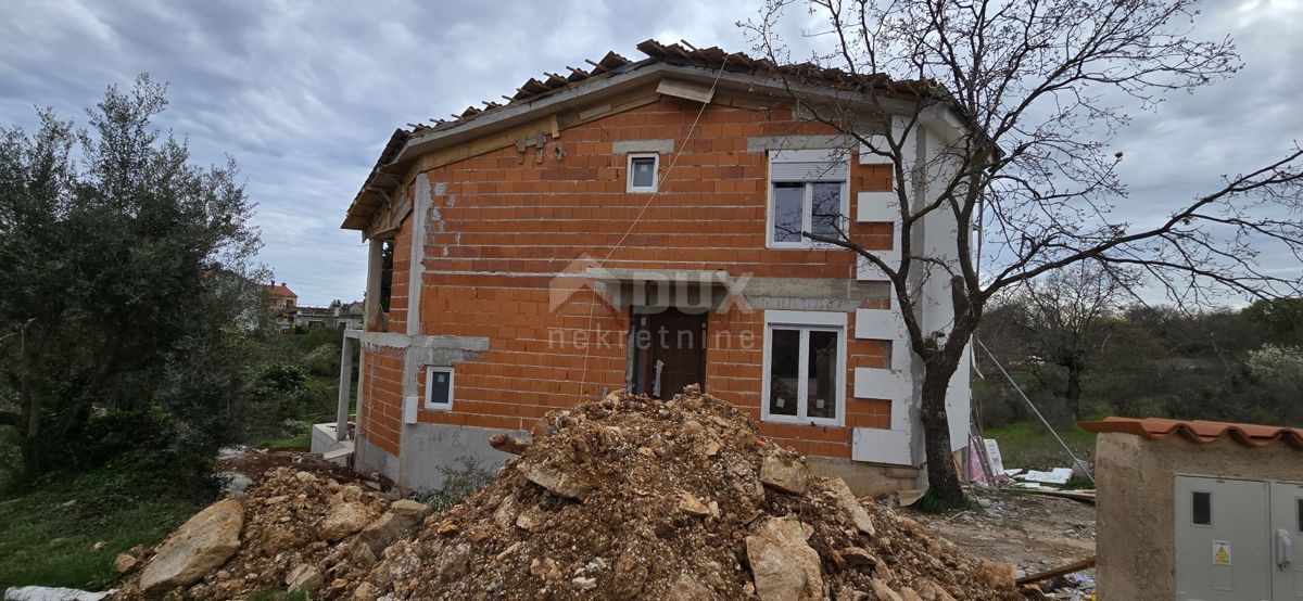 ISTRIA, KRNICA - Casa con piscina vicino al mare, con ampio giardino