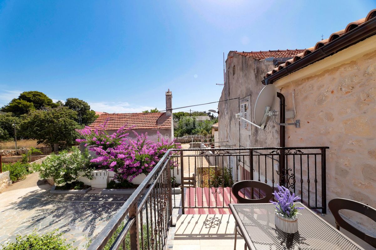 ISOLA DI MOLAT - Bella casa vicino al mare nel cuore di Molat