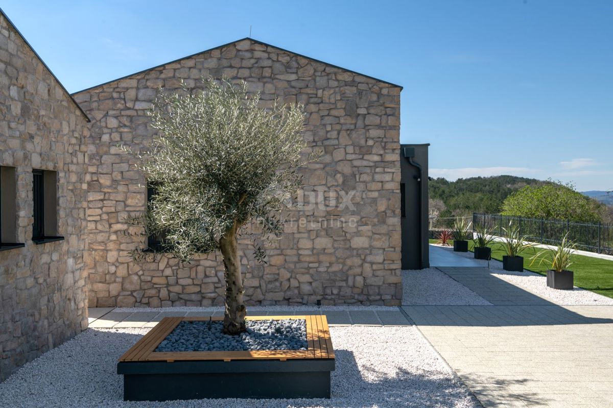 ISTRIA, HUM - Villa moderna con splendida vista situata in una posizione unica