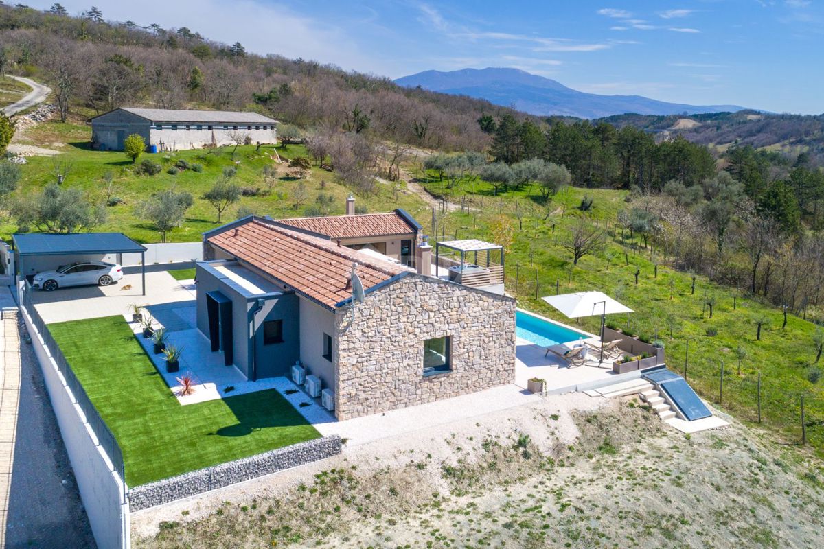 ISTRIA, HUM - Villa moderna con splendida vista situata in una posizione unica