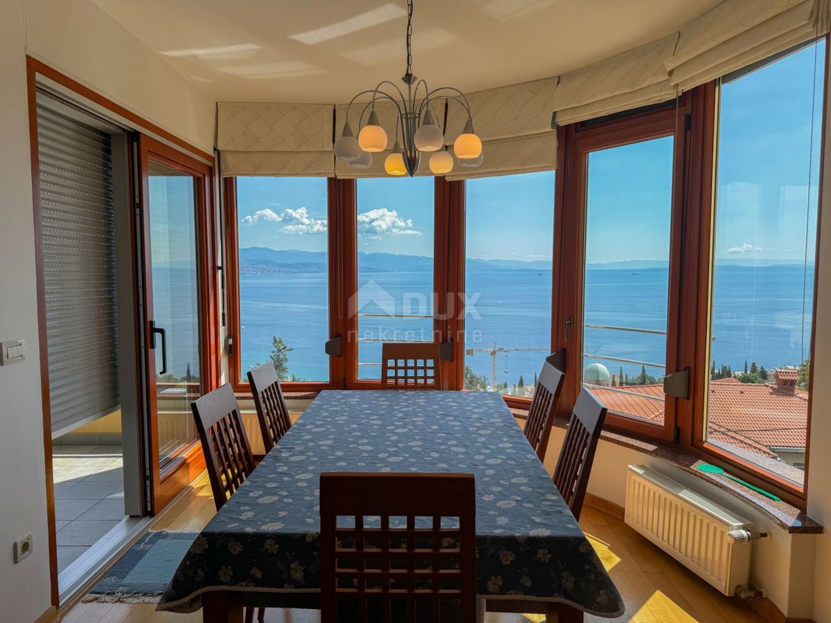 OPATIJA, CENTRO - appartamento più grande in un bel palazzo con vista su tutto il Golfo del Quarnero 