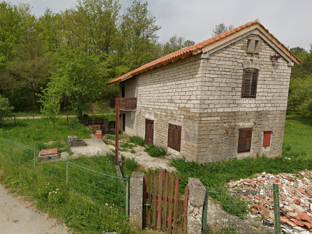 ISTRIA, CEROVLJE - Casa indipendente parzialmente adattata