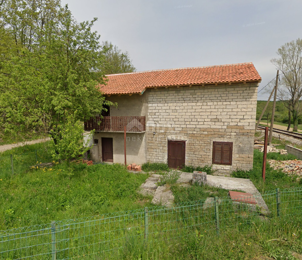 ISTRIA, CEROVLJE - Casa indipendente parzialmente adattata