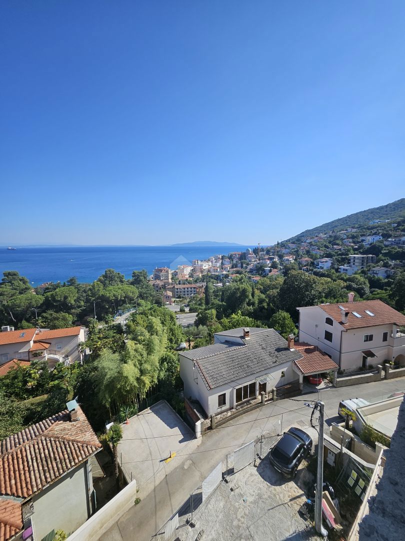 OPATIJA, CENTRO - appartamento al piano rialzato 185m2 con vista panoramica sul mare S1