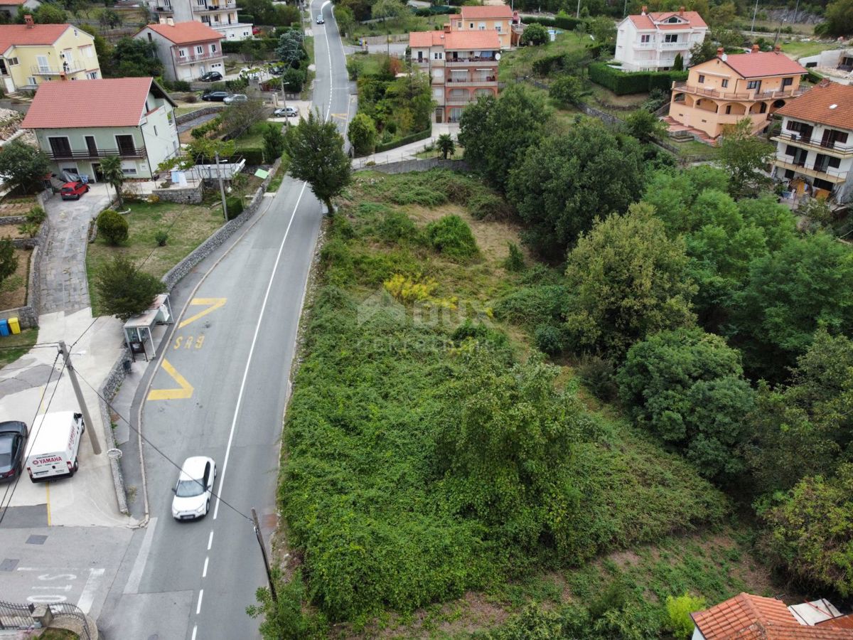 VIŠKOVO - terreno edificabile per un edificio + casa in ottima posizione, opportunità