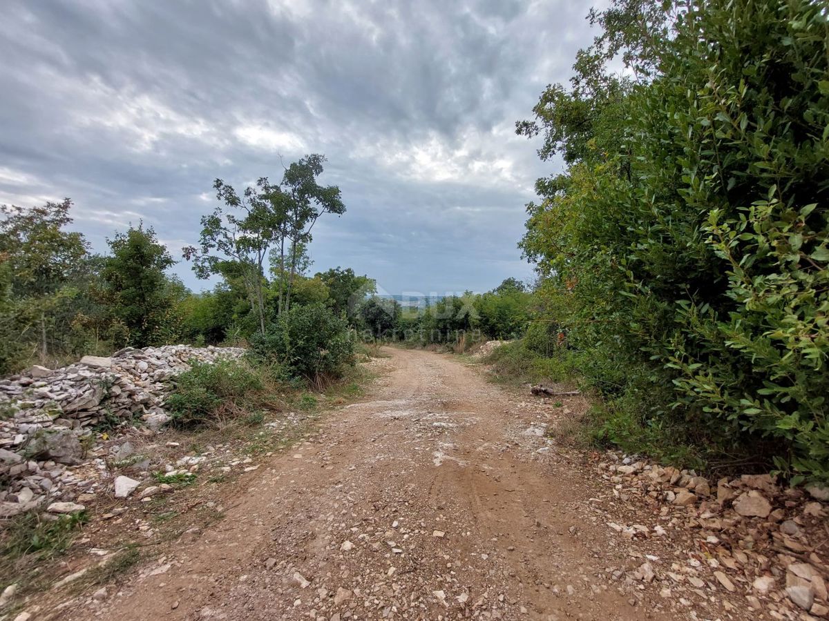ISTRIA, RABAC, DINTORNI - Terreno con concessione edilizia e costruzione avviata