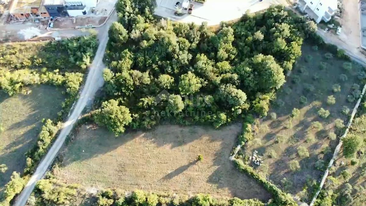 ISTRIA, MEDULINO - Ampio terreno edificabile!