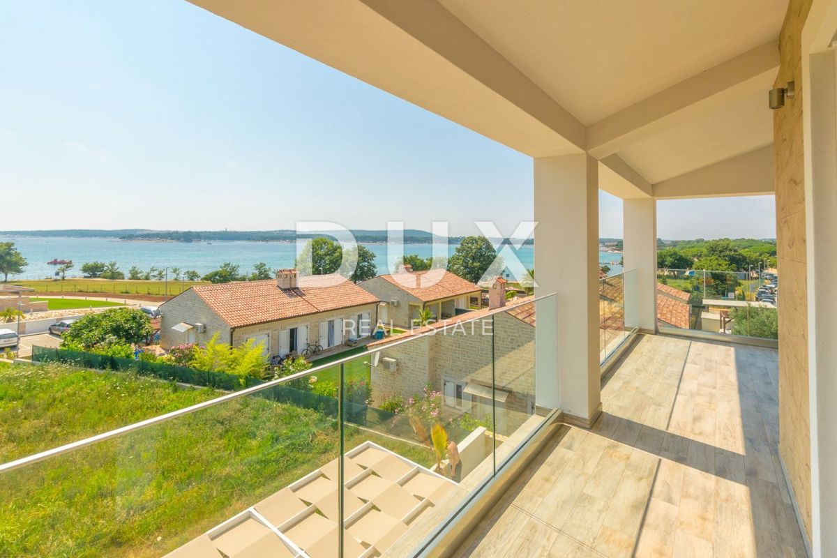 ISTRIA, MEDULINO - Villa moderna con vista panoramica sul mare ea 100 metri dal palazzo