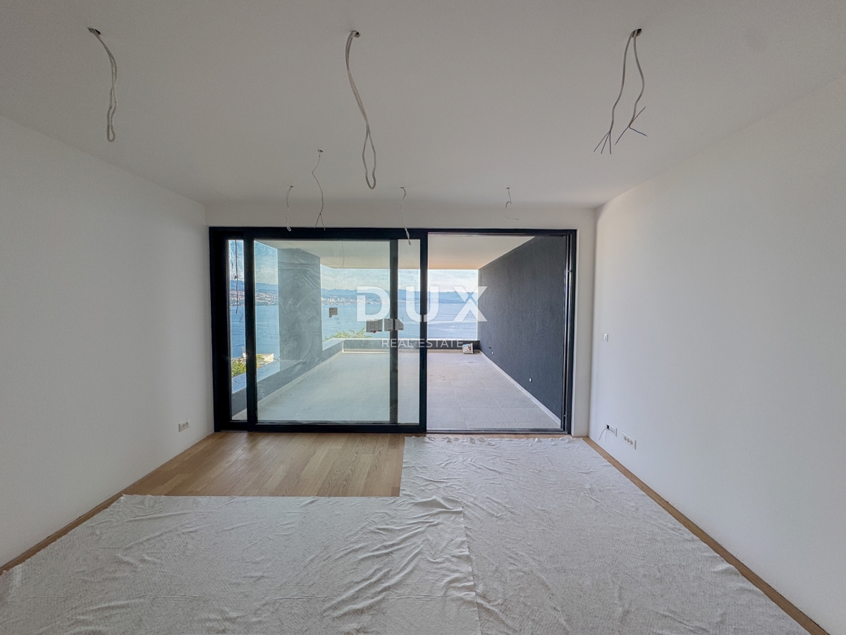 OPATIJA, CENTRO - lussuoso appartamento in un nuovo edificio sopra il centro di Opatija 