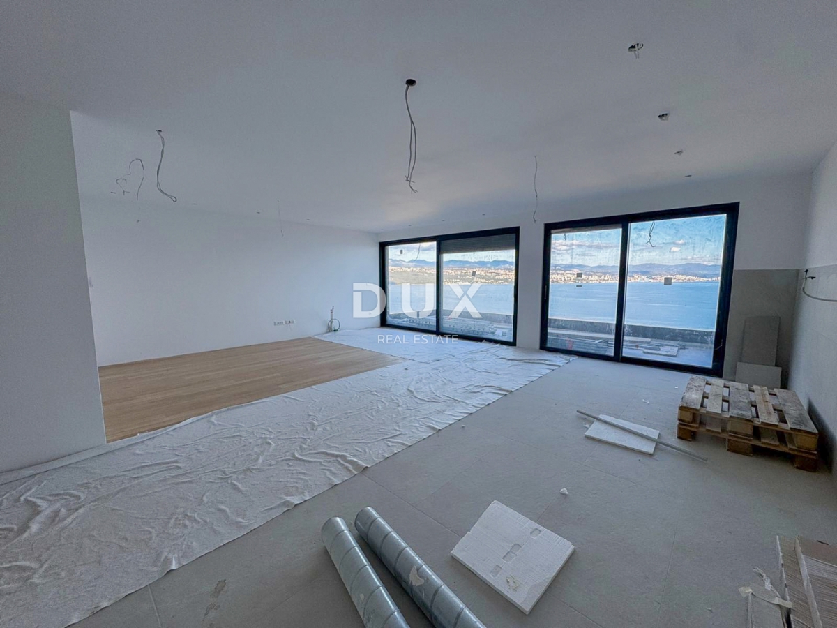 OPATIJA, CENTRO - fantastico attico con vista panoramica e garage in un nuovo edificio sopra il centro di Opatija 