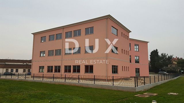 Locale commerciale Rovinj, 958m2