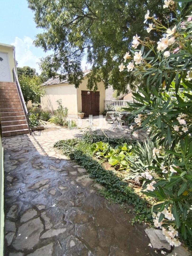 ZADAR, GORNJI KARIN - Palazzina con 5 unità abitative