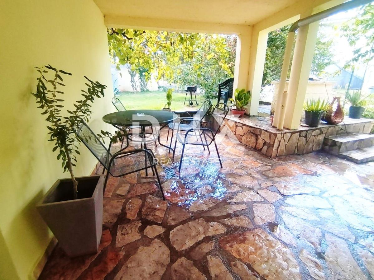 ZADAR, GORNJI KARIN - Palazzina con 5 unità abitative
