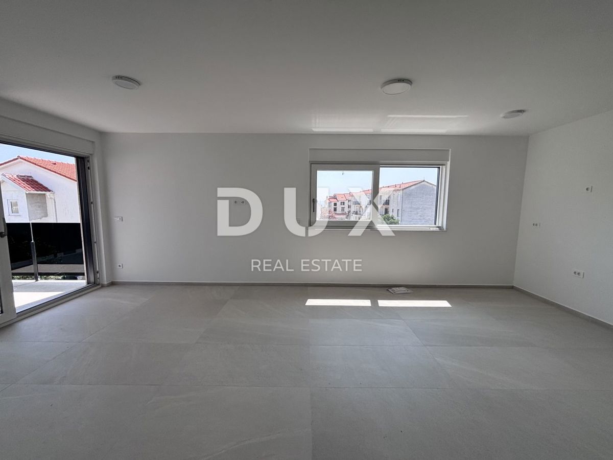 ZADAR, PRIVLAKA - Moderno appartamento a 130 metri dal mare, S4