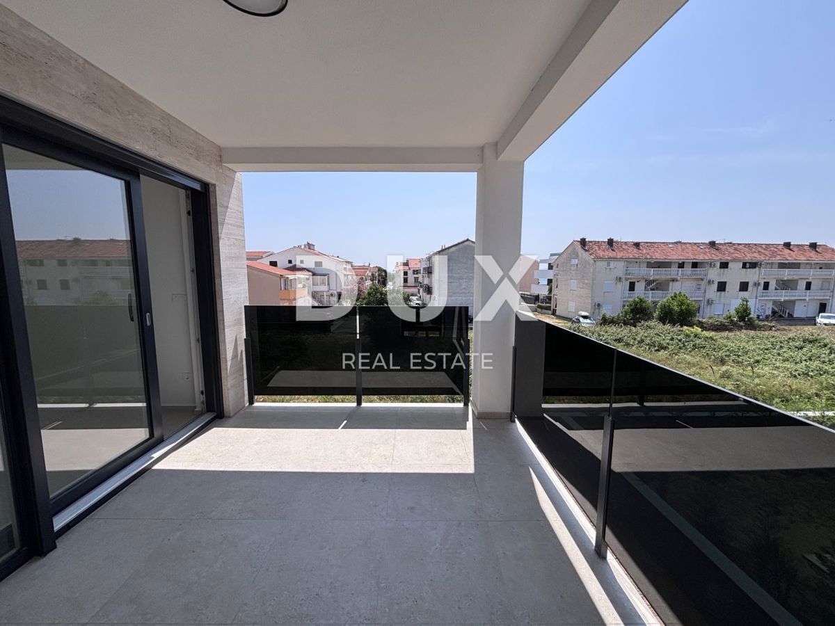 ZADAR, PRIVLAKA - Moderno appartamento a 130 metri dal mare, S4