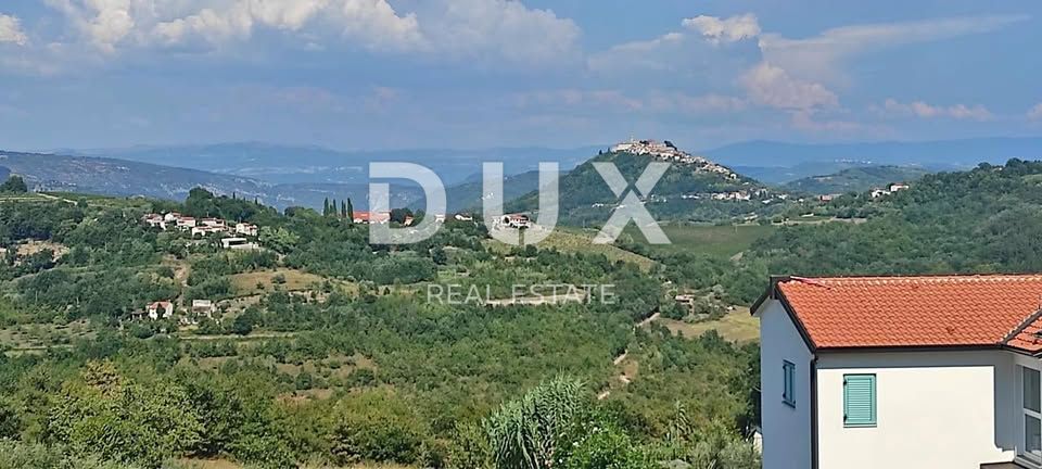 ISTRIA, RAKOTULE - Terreno edificabile con casa e vista su Montona - opportunità di investimento!