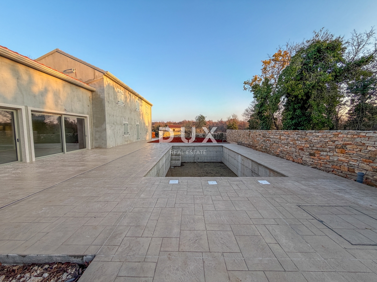 ISTRIA, BUIE - moderna casa in pietra con ampio giardino, piscina, orto, immersa nel verde
